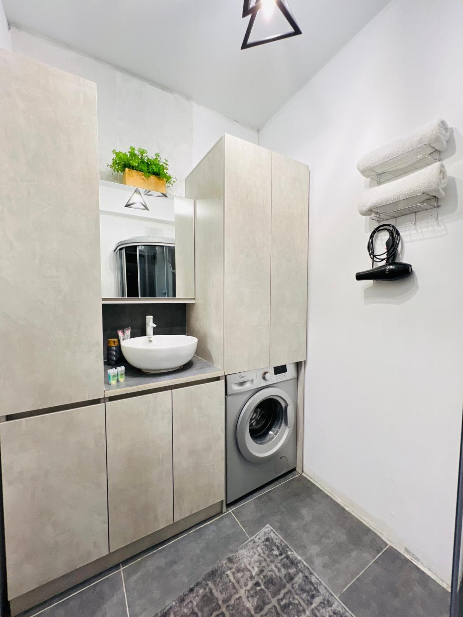 314 Urban Oasis Sholpan Apartment Almaty